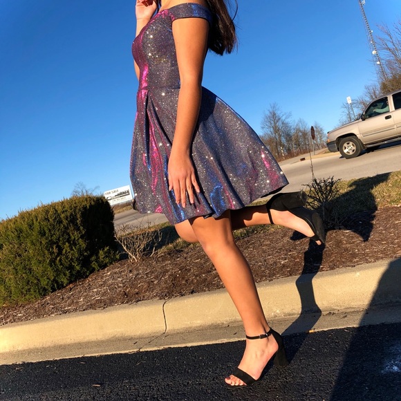 Dress - Picture 3 of 3